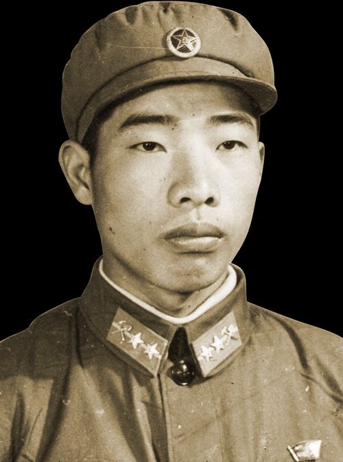 1965年6月，王杰所在的工兵营前往江苏邳县，在大运河进行泅渡训练。